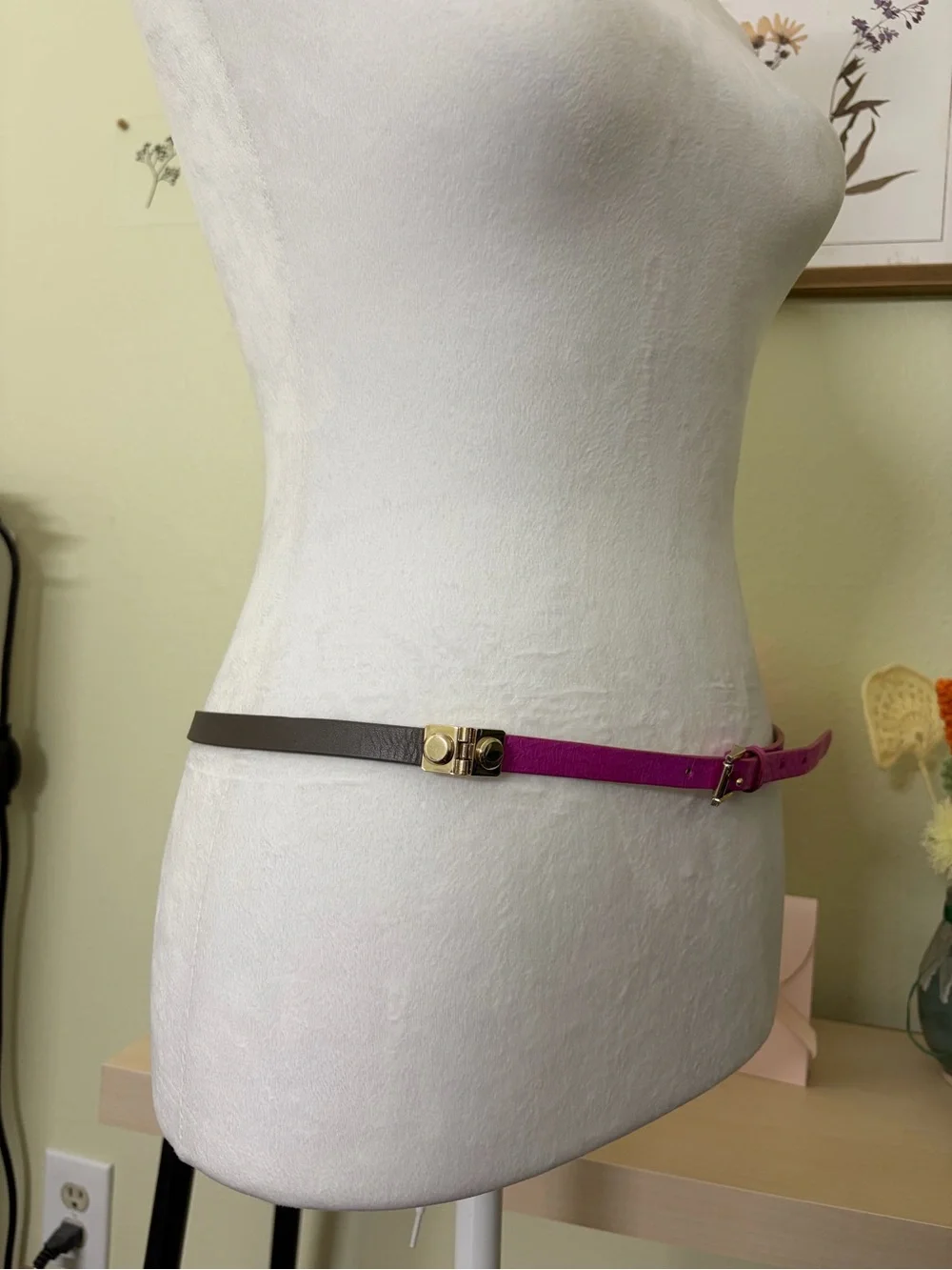 J.Crew Genuine Leather Skinny Belt Pink Taupe Gray Gold Hardware Size S - Picture 2 of 9